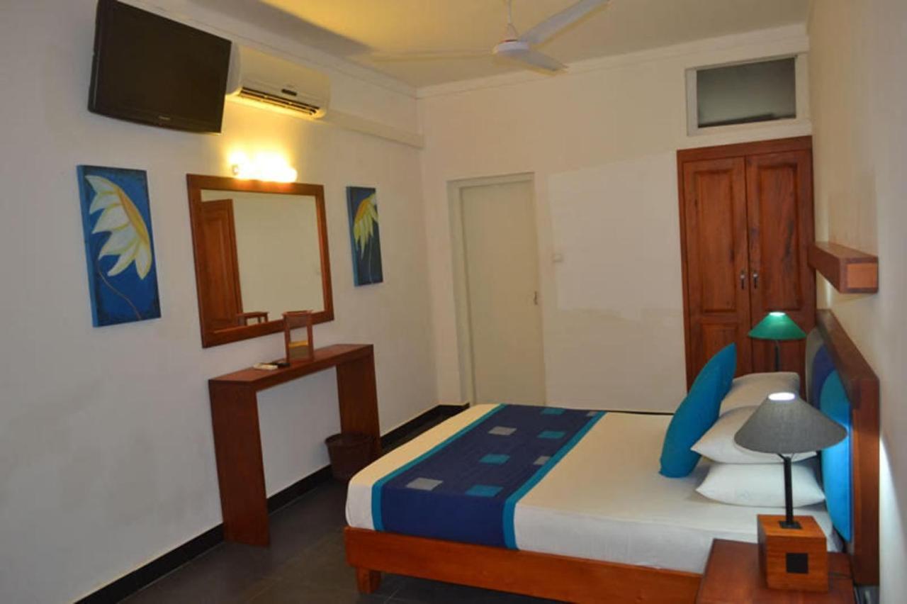 Star Beach Guest House Negombo Kültér fotó