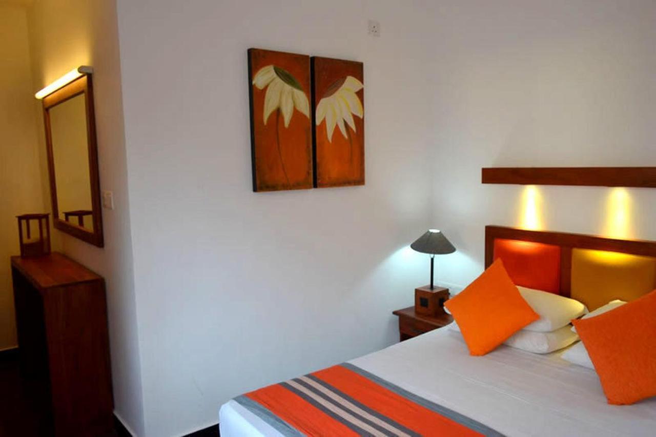 Star Beach Guest House Negombo Kültér fotó